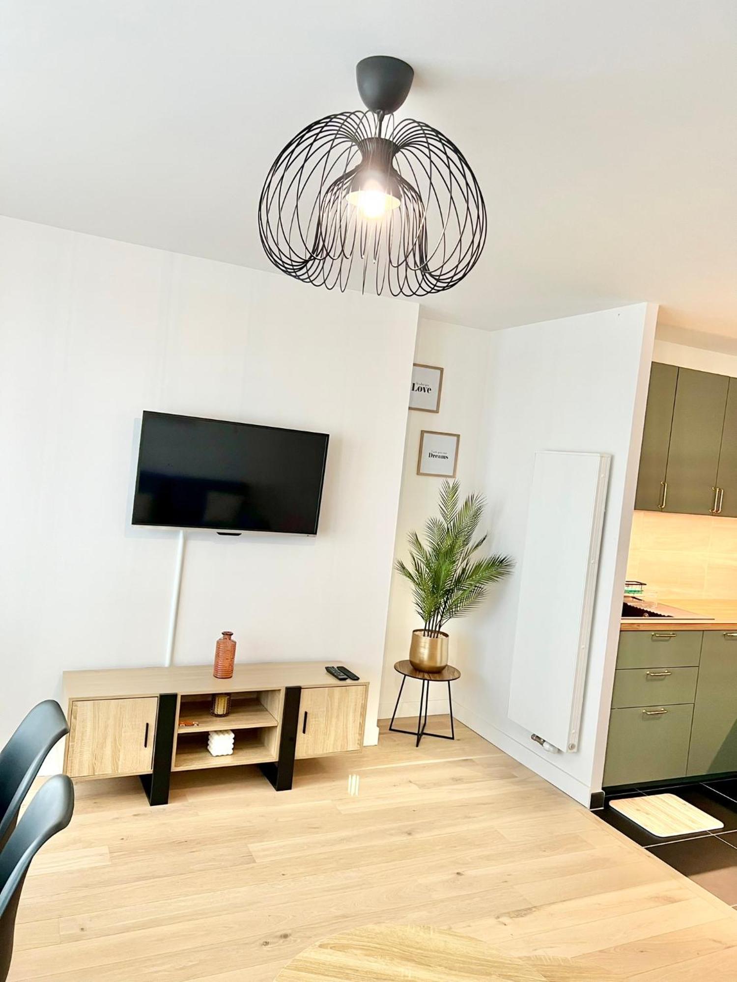 Appartement Neuf Et Spacieux Клиши Экстерьер фото