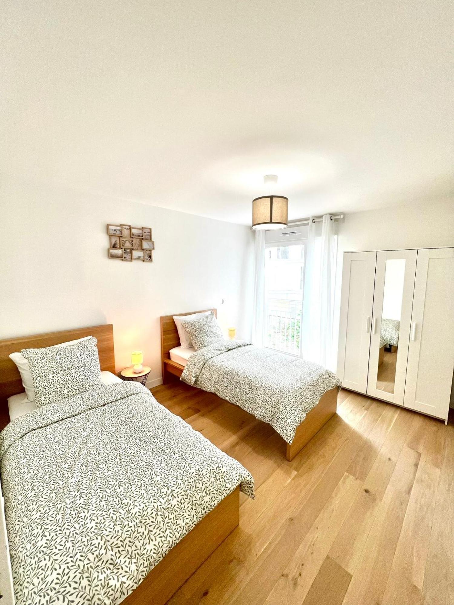 Appartement Neuf Et Spacieux Клиши Экстерьер фото
