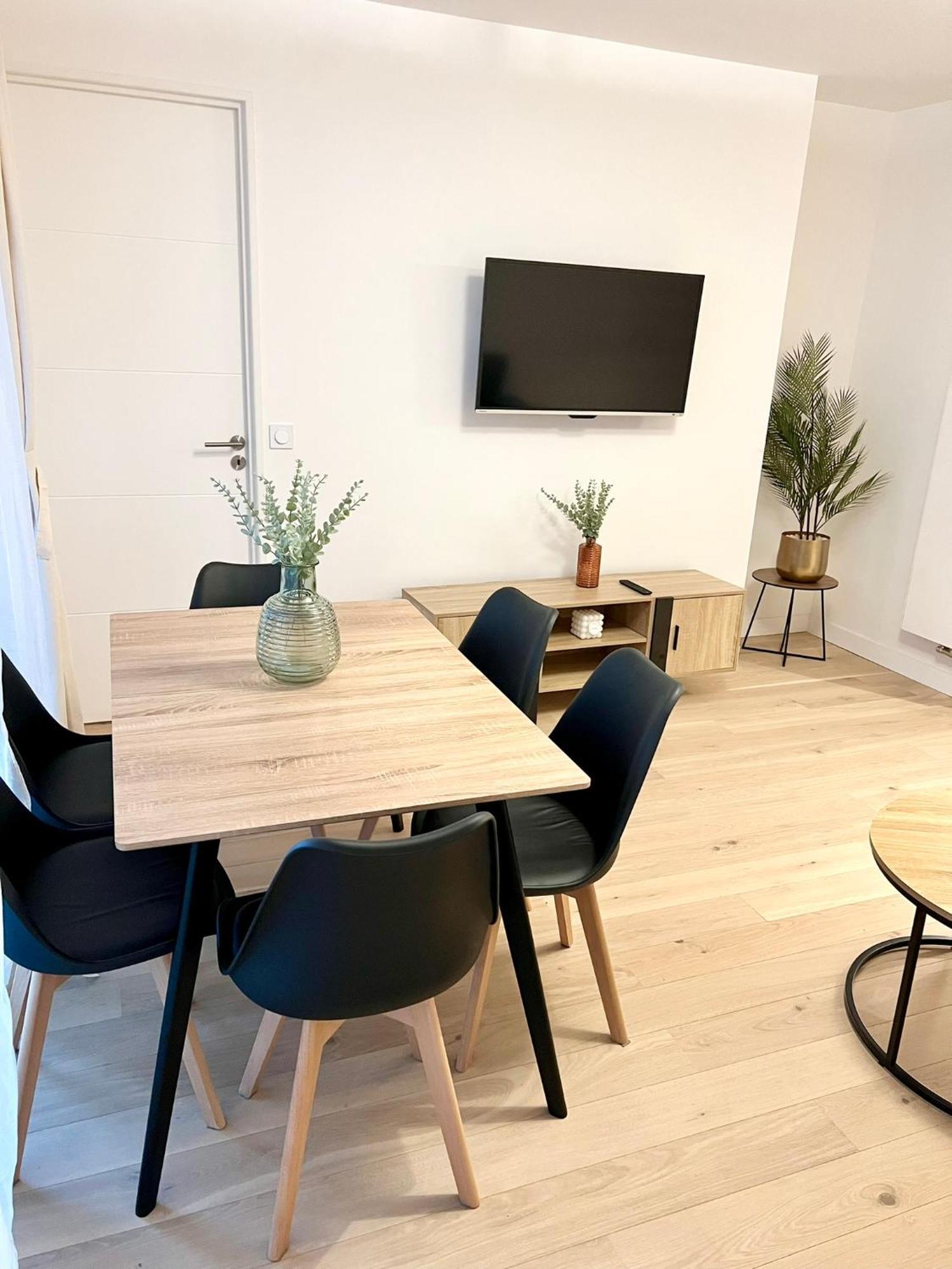Appartement Neuf Et Spacieux Клиши Экстерьер фото