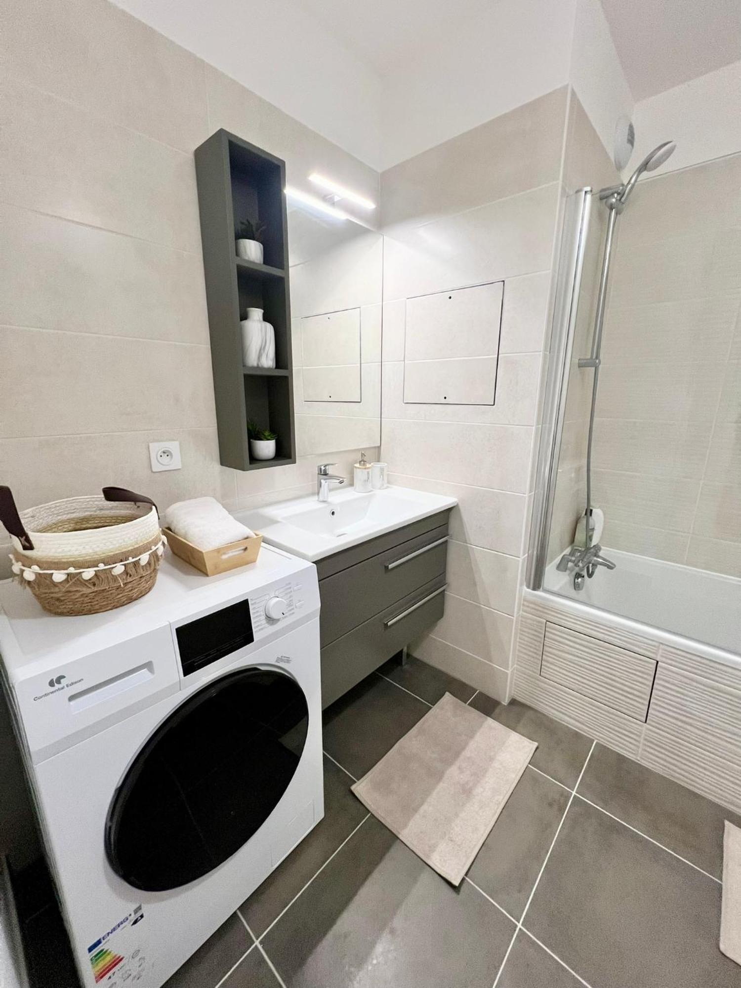 Appartement Neuf Et Spacieux Клиши Экстерьер фото