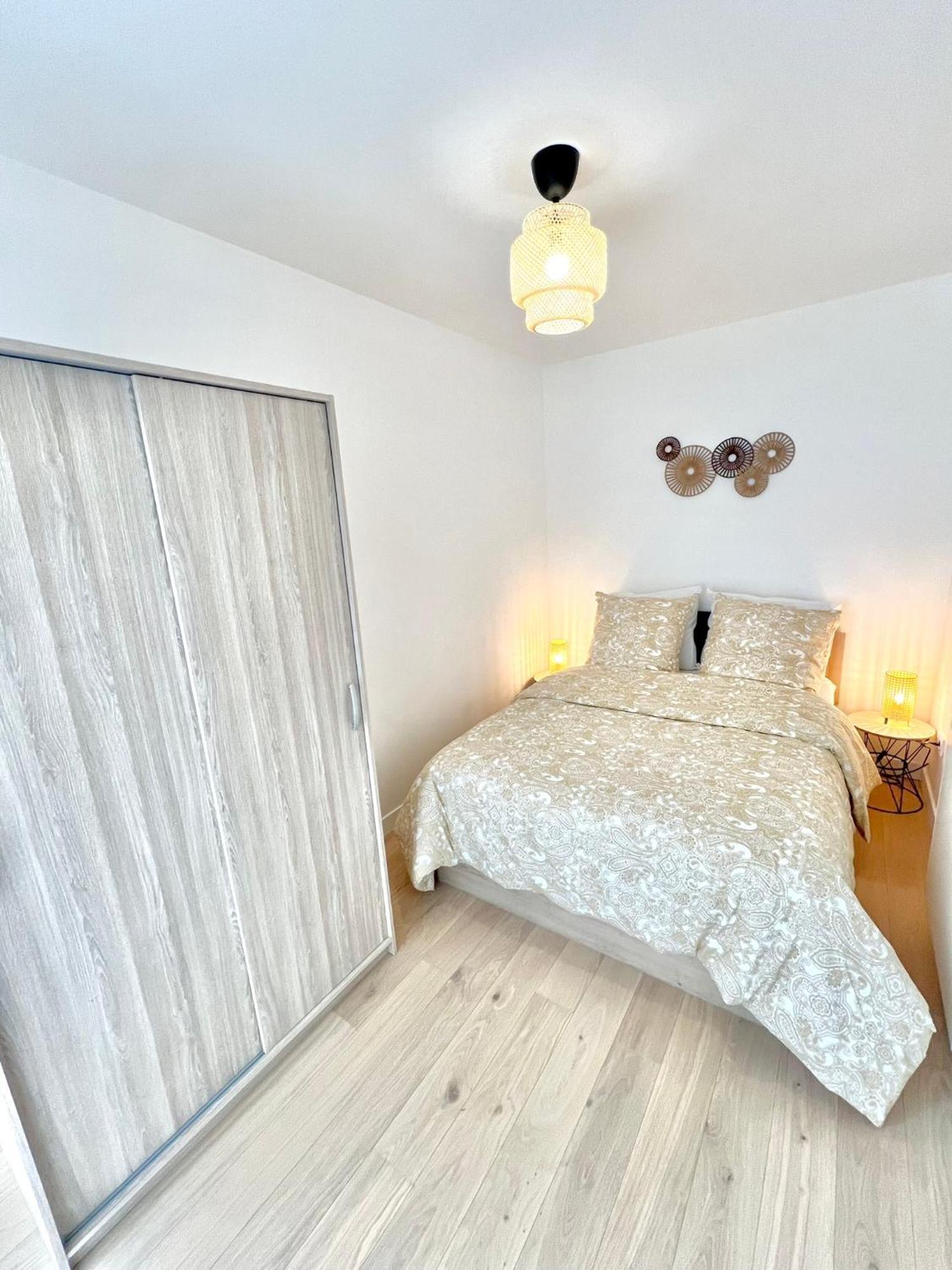 Appartement Neuf Et Spacieux Клиши Экстерьер фото